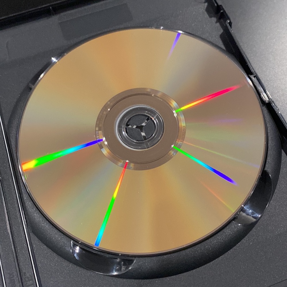 Red - DVD - Picture 4 of 4